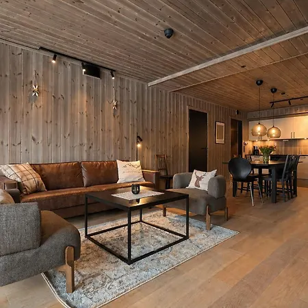 Apartmán Charming New Ski-in-ski-out In
