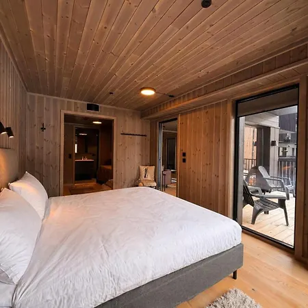 Apartmán Charming New Ski-in-ski-out In *