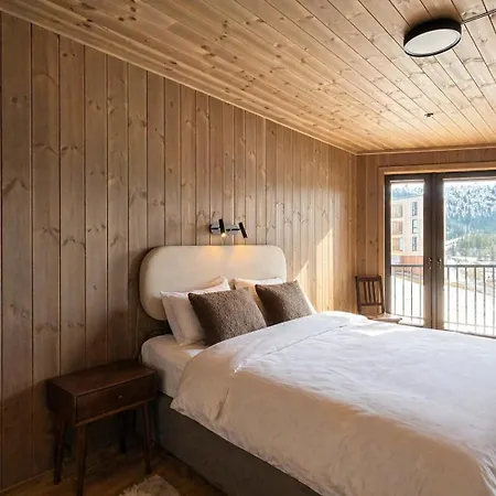 Apartmán Charming New Ski-in-ski-out In