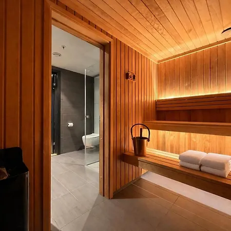 Charming New Ski-in-ski-out In
