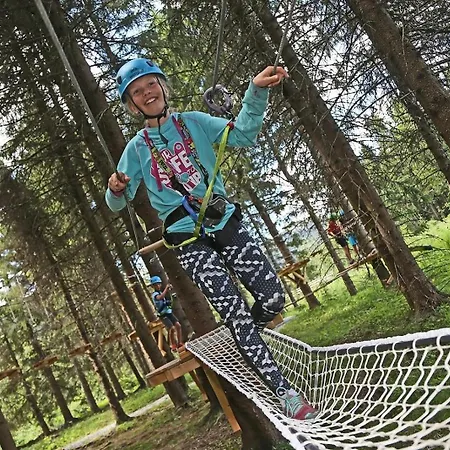 Charming New Ski-in-ski-out In Apartmán *